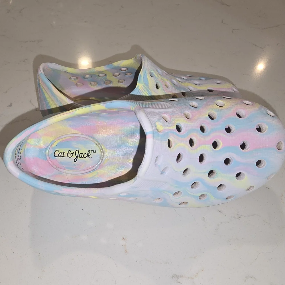 Cat‎ & Jack Pastel Water Shoes